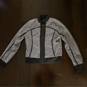Lululemon Size 2 Bomb Around Reversible Bomber Jacket Black White Lightweight